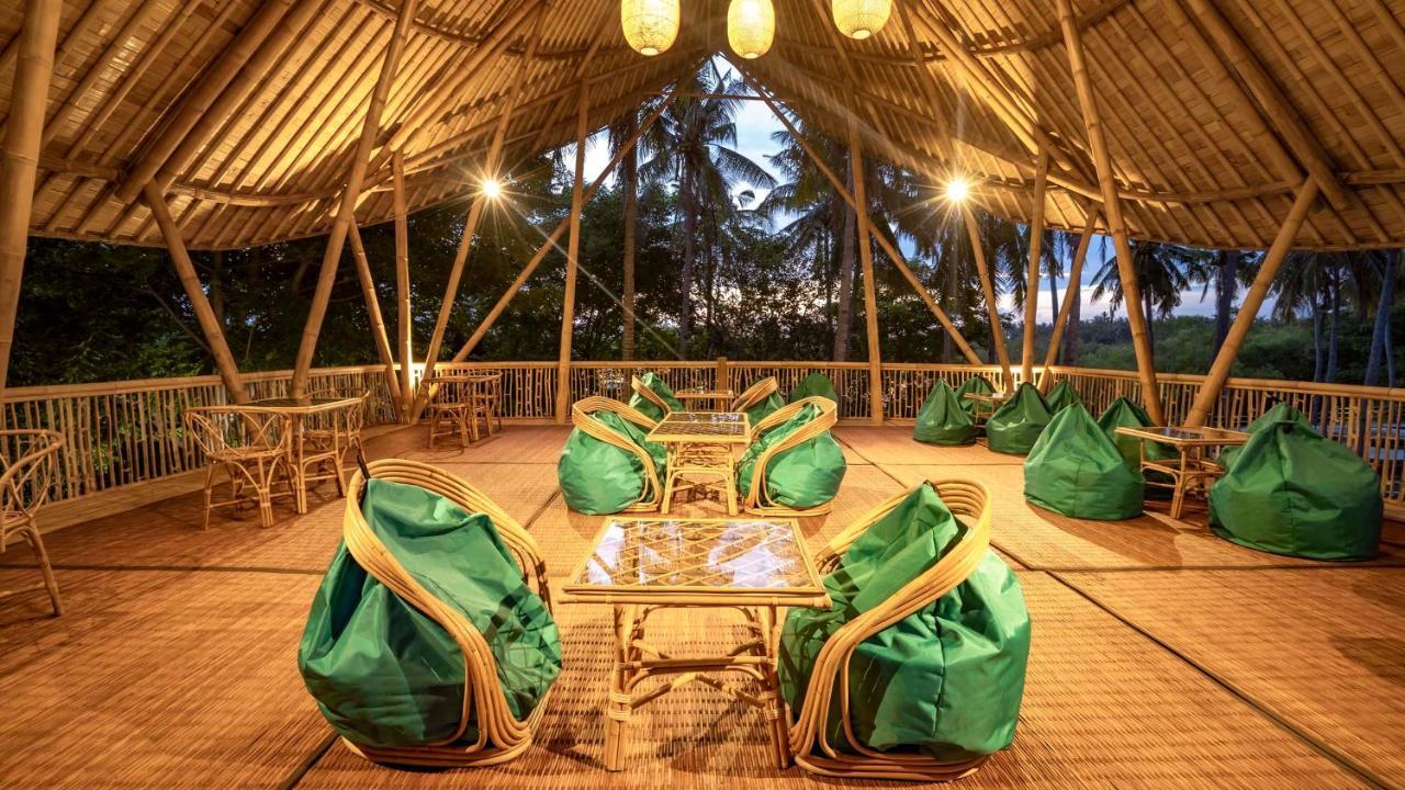 גילי מנו Pravasa Gili Resort By Kajane מראה חיצוני תמונה